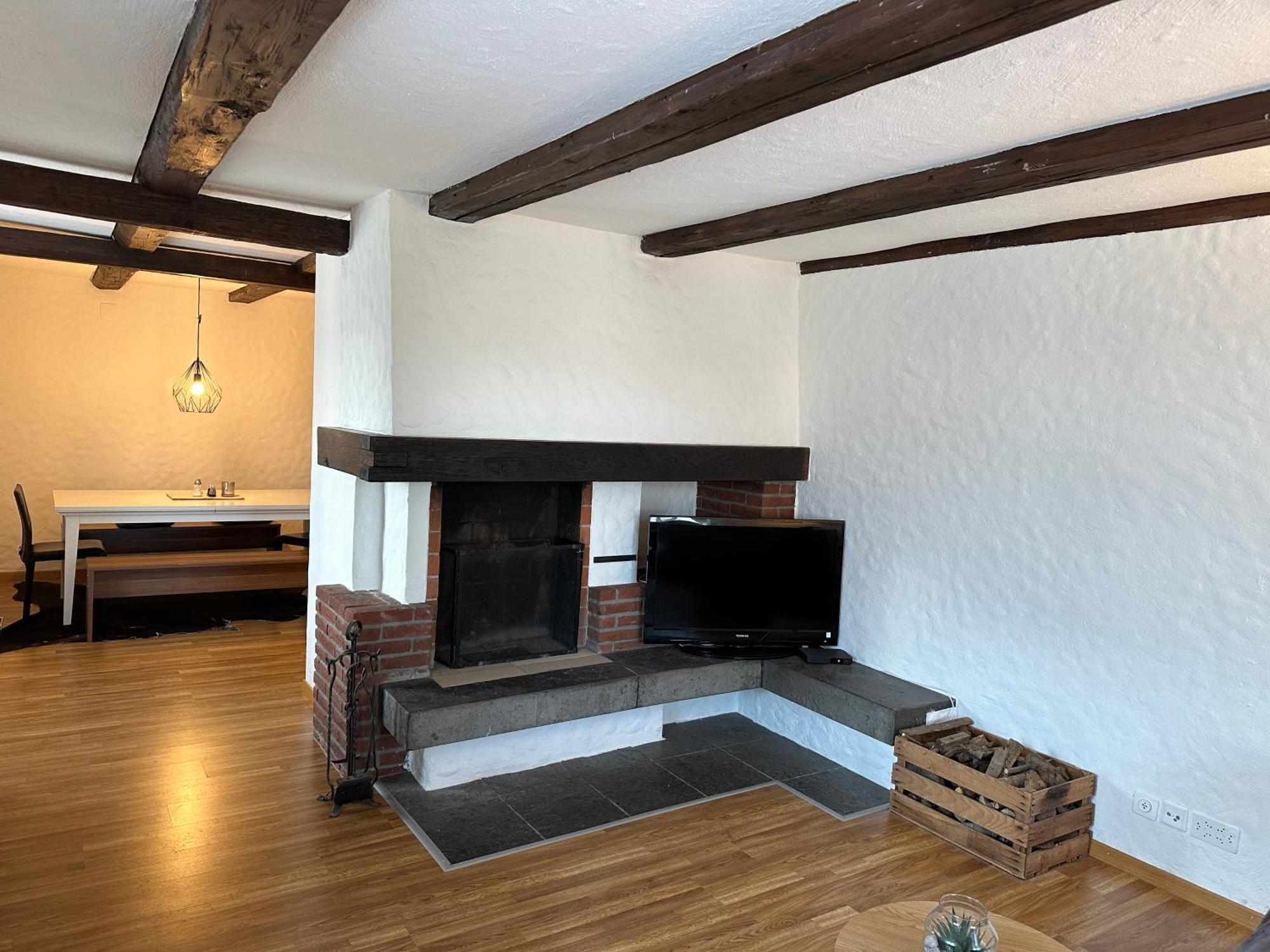 Charmante 3,5 Zimmer Wohnung In Bauernhaus Volketswil Exterior foto