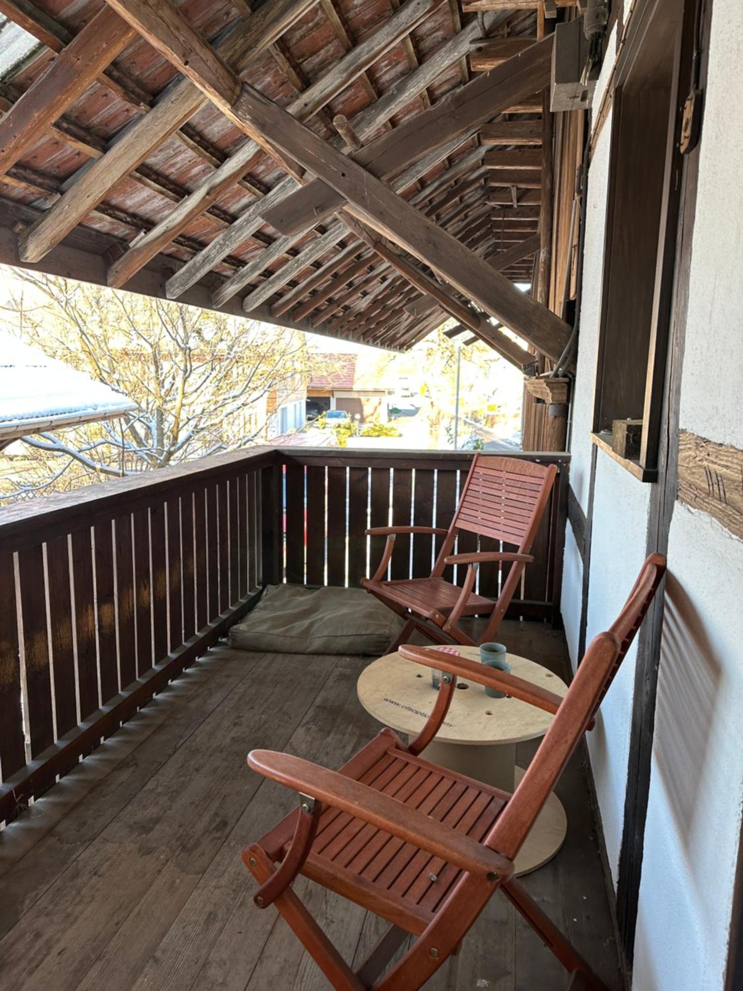 Charmante 3,5 Zimmer Wohnung In Bauernhaus Volketswil Exterior foto